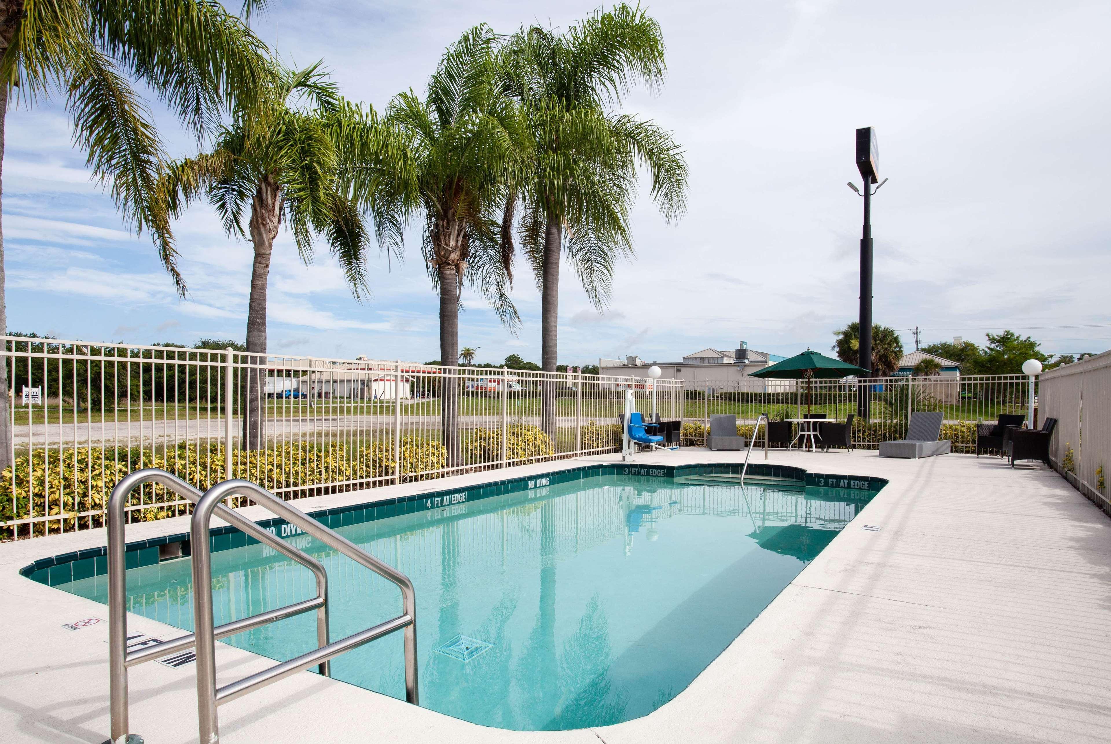 Howard Johnson By Wyndham Vero Beach/I-95 Ngoại thất bức ảnh