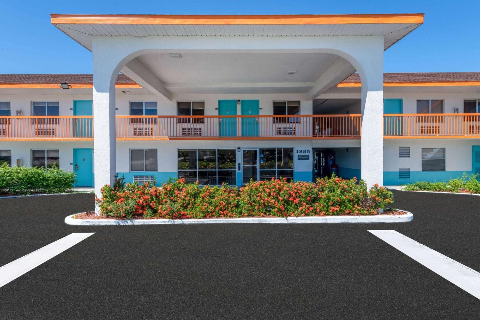 Howard Johnson By Wyndham Vero Beach/I-95 Ngoại thất bức ảnh